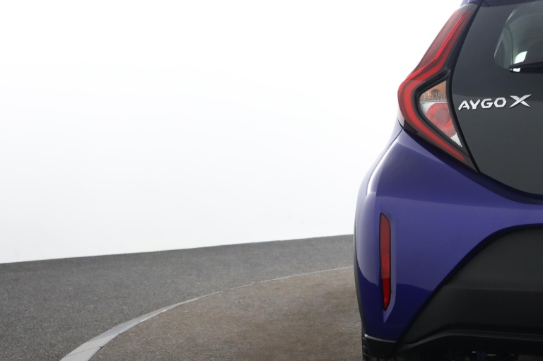 Toyota Aygo X - 1.0 VVT-i MT Play 38