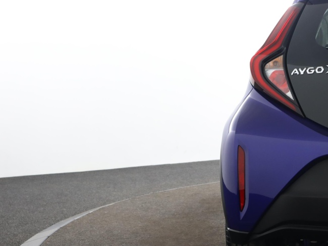Toyota Aygo X - 1.0 VVT-i MT Play
