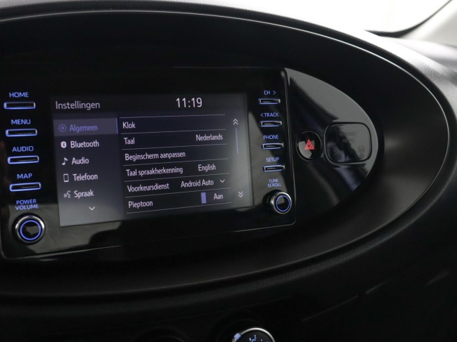 Toyota Aygo X - 1.0 VVT-i MT Play