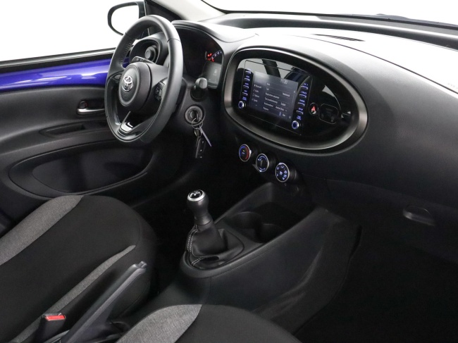Toyota Aygo X - 1.0 VVT-i MT Play