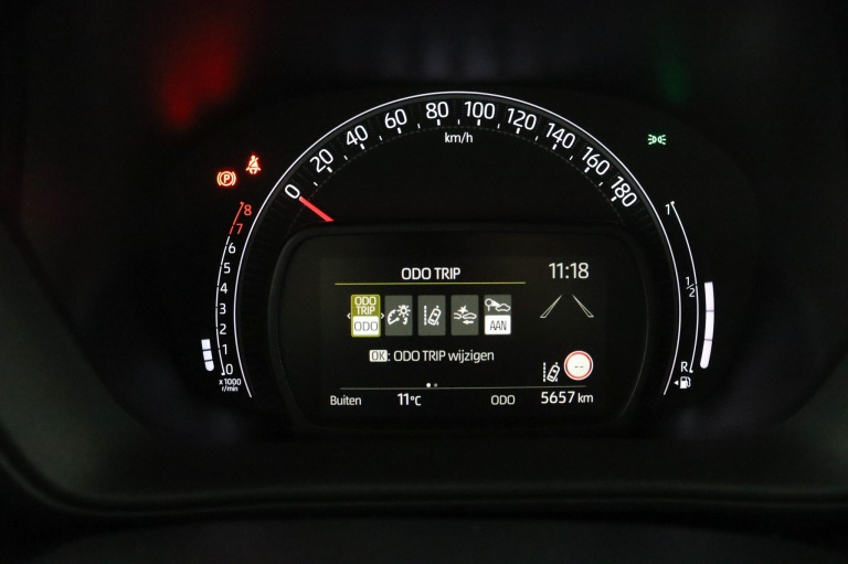 Toyota Aygo X - 1.0 VVT-i MT Play 6