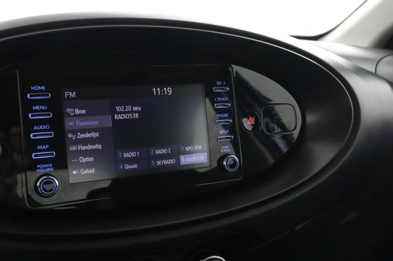 Toyota Aygo X - 1.0 VVT-i MT Play 8