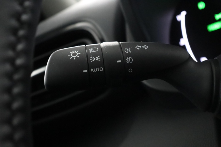 Toyota Yaris - 1.5 Hybrid 115 Dynamic 31