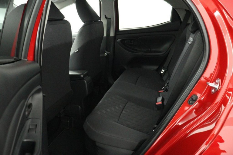 Toyota Yaris - 1.5 Hybrid 115 First Edition 17