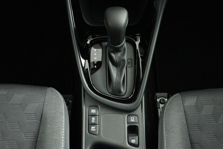Toyota Yaris - 1.5 Hybrid 115 First Edition 24