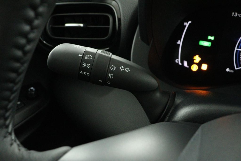 Toyota Yaris - 1.5 Hybrid 115 First Edition 27