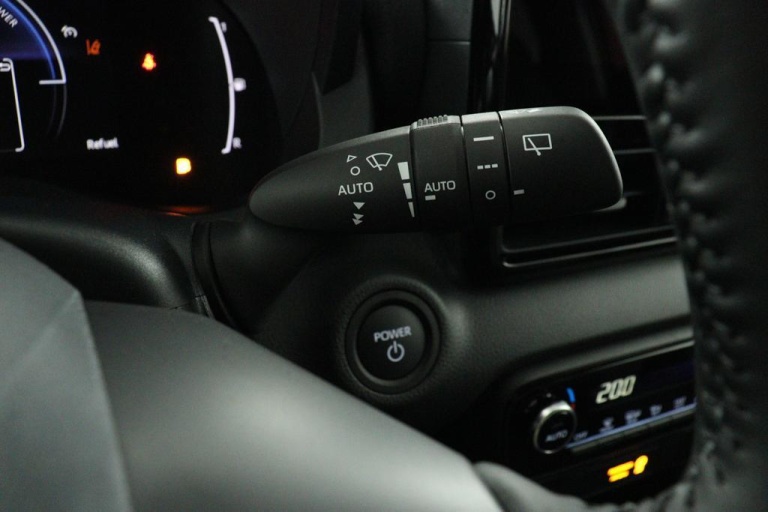 Toyota Yaris - 1.5 Hybrid 115 First Edition 28