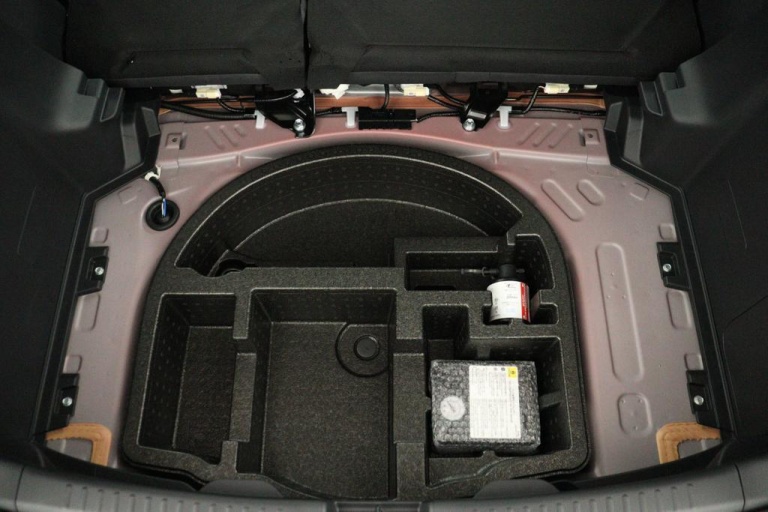 Toyota Yaris - 1.5 Hybrid 115 First Edition 30