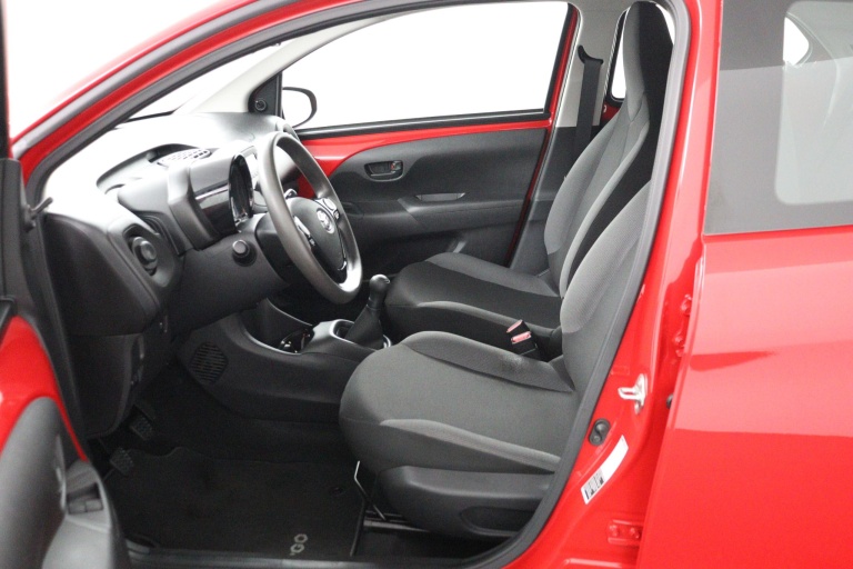 Toyota Aygo - 1.0 VVT-i x-Fun 16