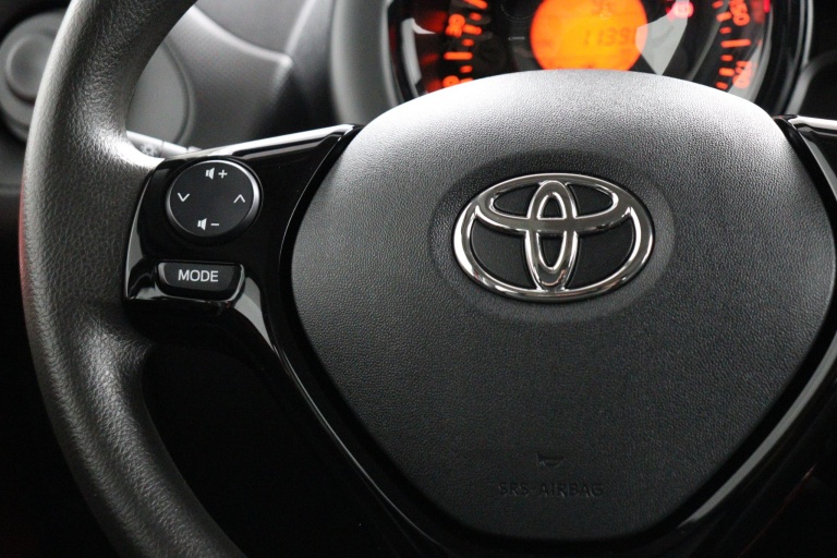 Toyota Aygo - 1.0 VVT-i x-Fun 18