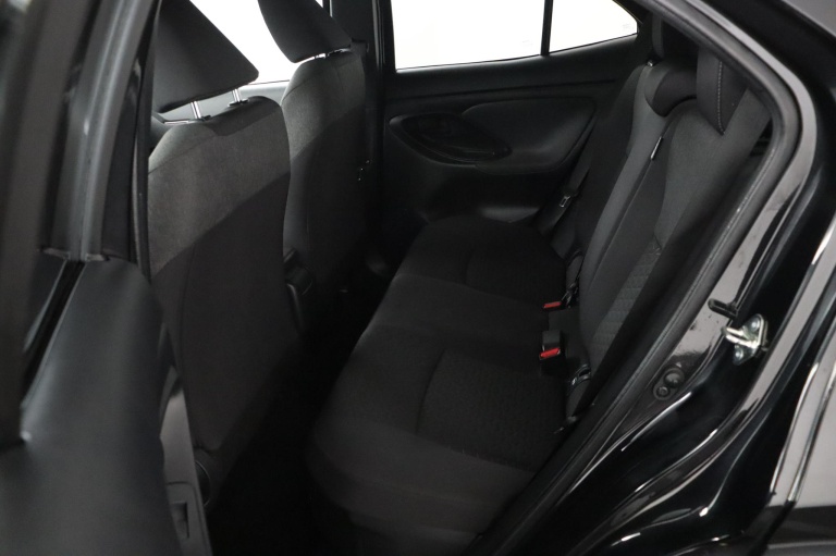 Toyota Yaris Cross - 1.5 Hybrid First Edition 17