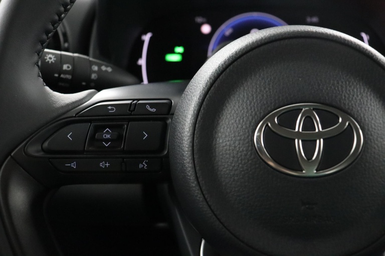 Toyota Yaris Cross - 1.5 Hybrid 115 Active 19
