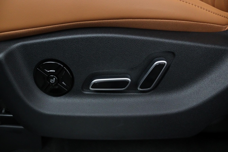 BYD TANG - Flagship 108.8 kWh 27