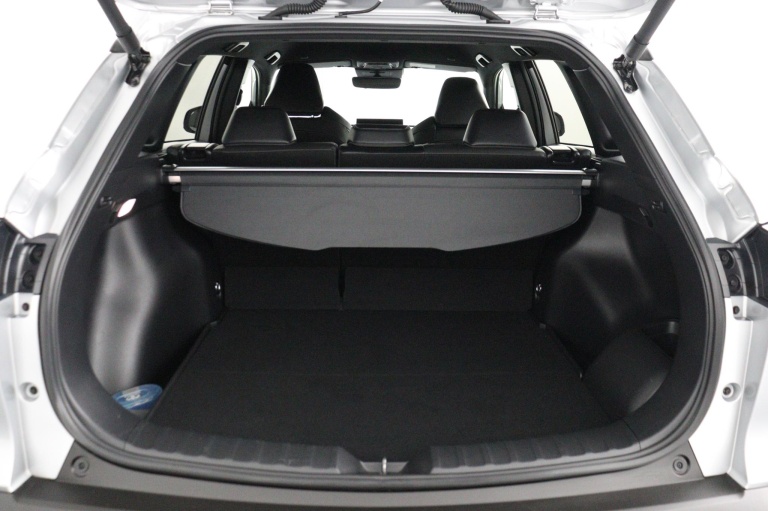 Toyota Corolla Cross - 2.0 High Power Hybrid First Edition 23