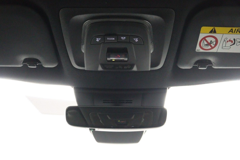 Toyota Corolla Cross - 2.0 High Power Hybrid First Edition 33