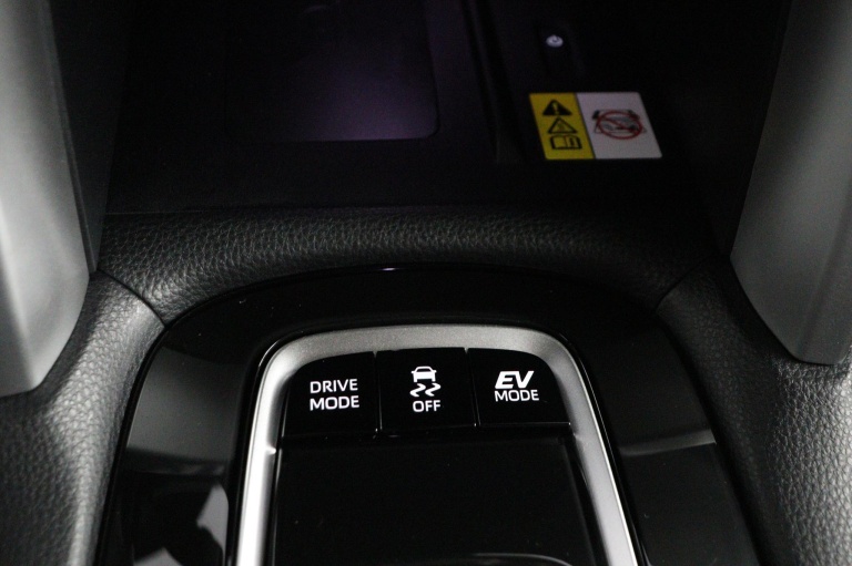 Toyota Corolla Cross - 2.0 High Power Hybrid First Edition 41