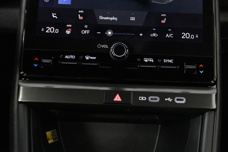 Lexus LBX - Elegant 2WD 7