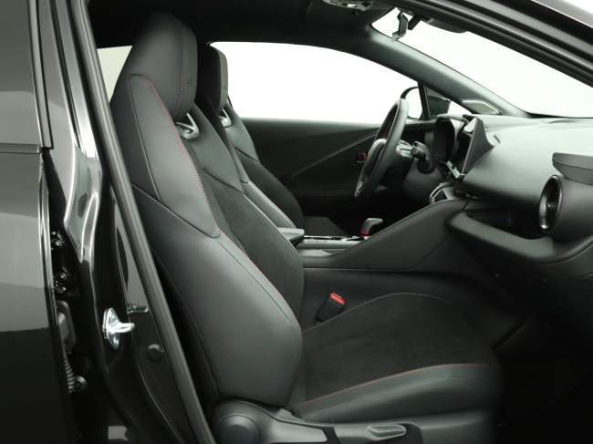 Toyota C-HR - 2.0 Plug-in Hybrid 220 Black Edition