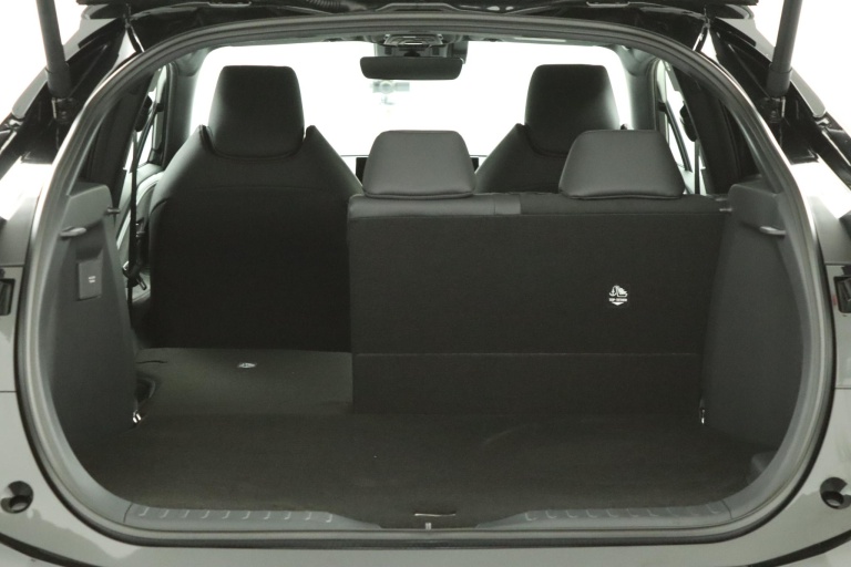 Toyota C-HR - 2.0 Plug-in Hybrid 220 Black Edition 23