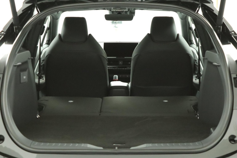 Toyota C-HR - 2.0 Plug-in Hybrid 220 Black Edition 24