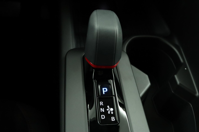 Toyota C-HR - 2.0 Plug-in Hybrid 220 Black Edition 25