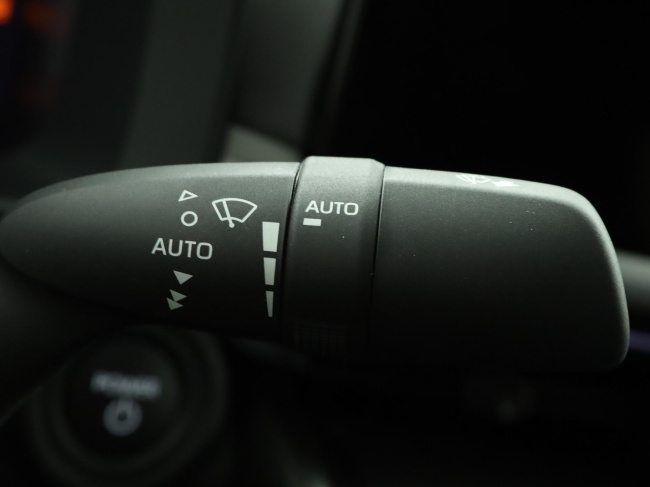 Toyota C-HR - 2.0 Plug-in Hybrid 220 Black Edition