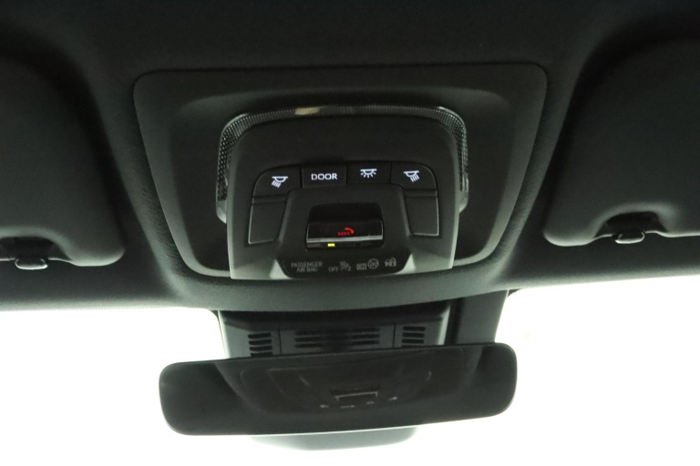 Toyota C-HR - 2.0 Plug-in Hybrid 220 Black Edition 30