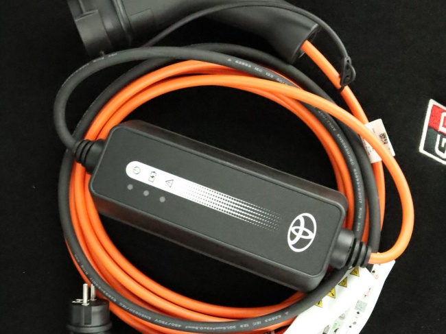 Toyota C-HR - 2.0 Plug-in Hybrid 220 Black Edition