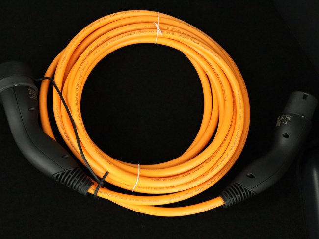 Toyota C-HR - 2.0 Plug-in Hybrid 220 Black Edition