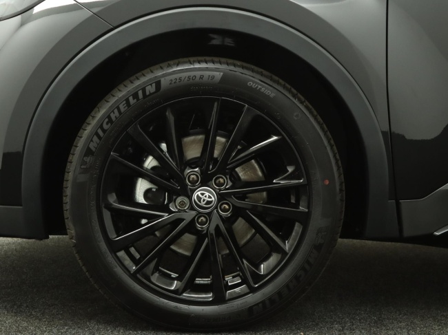 Toyota C-HR - 2.0 Plug-in Hybrid 220 Black Edition