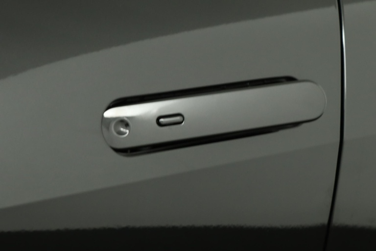 Toyota C-HR - 2.0 Plug-in Hybrid 220 Black Edition 38