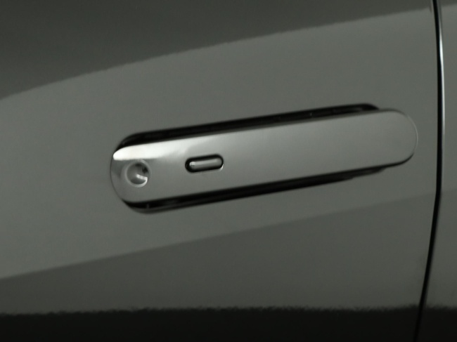 Toyota C-HR - 2.0 Plug-in Hybrid 220 Black Edition