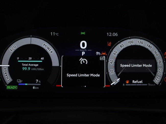 Toyota C-HR - 2.0 Plug-in Hybrid 220 Black Edition