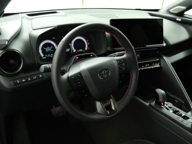 Toyota C-HR - 2.0 Plug-in Hybrid 220 Black Edition