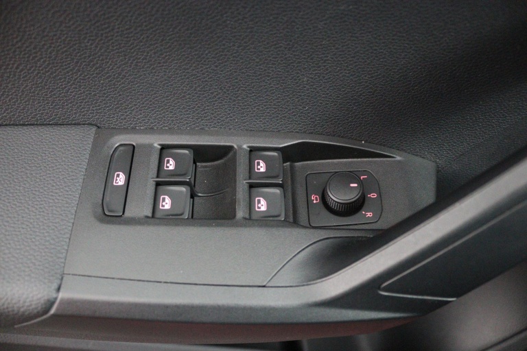 SEAT Arona - 1.0 TSI Xcellence Business Intense 25