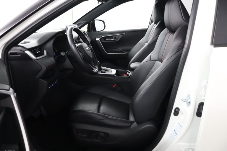 Toyota RAV4 - 2.5 Plug-in Hybrid AWD Bi-Tone Plus 17