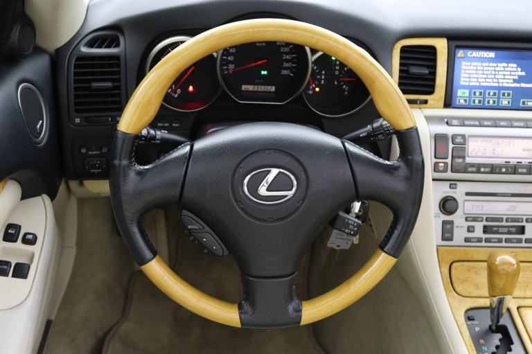 Lexus SC - 430 24
