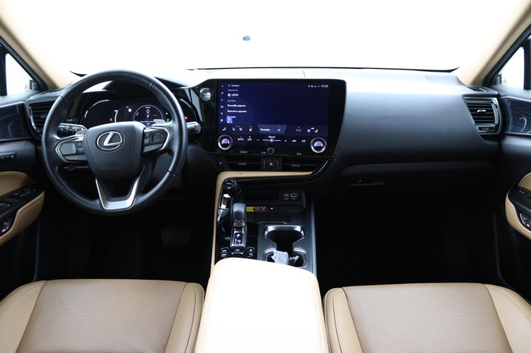 Lexus NX - 450h+ AWD Launch Edition 4