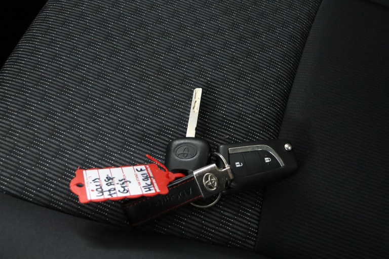 Toyota Yaris - 1.0 VVT-i Aspiration 11