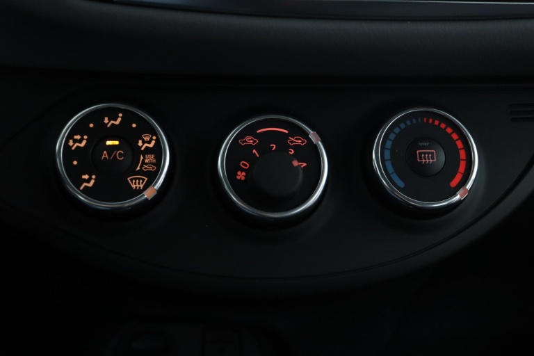 Toyota Yaris - 1.0 VVT-i Aspiration 7