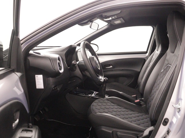 Toyota Aygo X - 1.0 VVT-i MT JBL