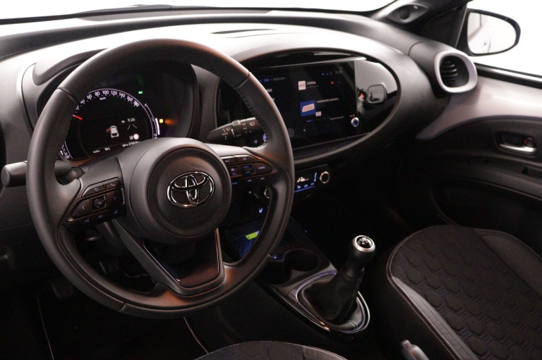 Toyota Aygo X - 1.0 VVT-i MT JBL 19