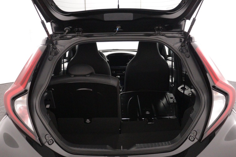 Toyota Aygo X - 1.0 VVT-i MT JBL 24