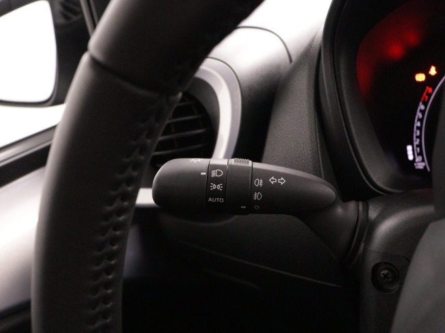 Toyota Aygo X - 1.0 VVT-i MT JBL