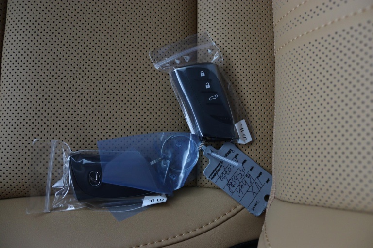 Lexus NX - 450h+ AWD 35th Edition 8