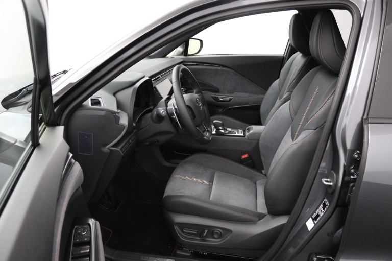 Lexus LBX - Cool 2WD 16