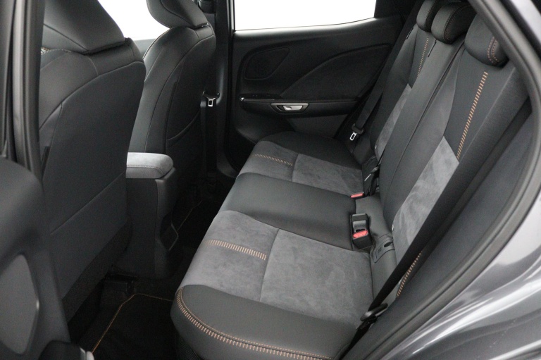 Lexus LBX - Cool 2WD 17