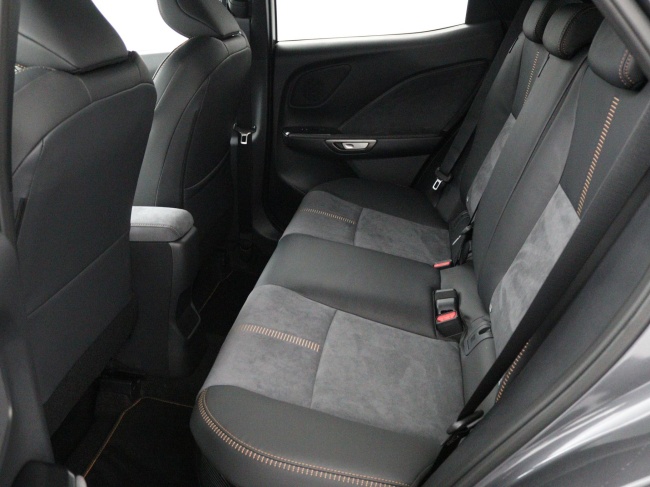 Lexus LBX - Cool 2WD