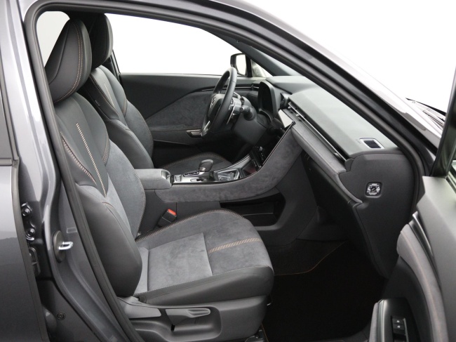 Lexus LBX - Cool 2WD