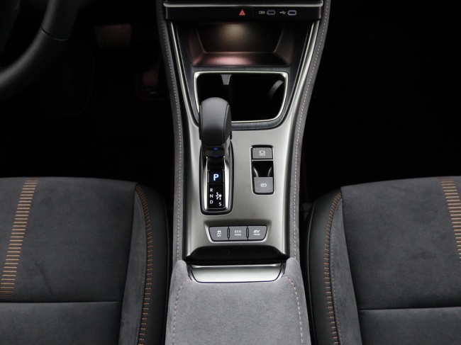 Lexus LBX - Cool 2WD